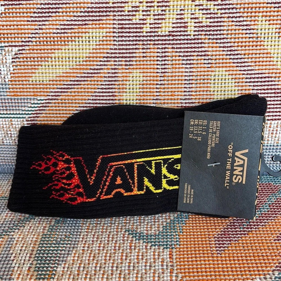 VANS “Off The Wall” Boys socks  
NWT - Picture 15 of 16